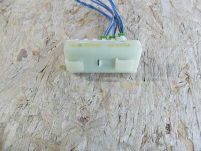 Mercedes White Potential Distributor Block 00554610402